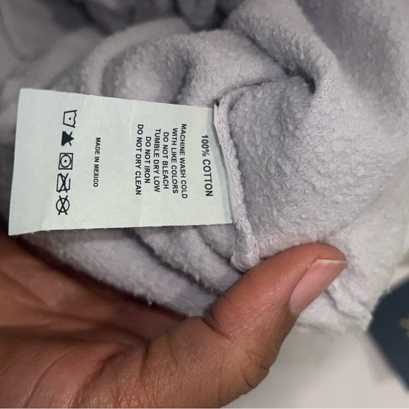 New Roark The Artifacts Of Adventure dusty lilac sweater retails $159 - Picture 6 of 7